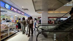 Lucky Plaza (D9), Retail #529597261